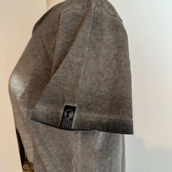 Hero Seven Steve McQueen Tee Shirt Sz Small Gray Graphic Motorcycle Actor - Picture 5 of 10